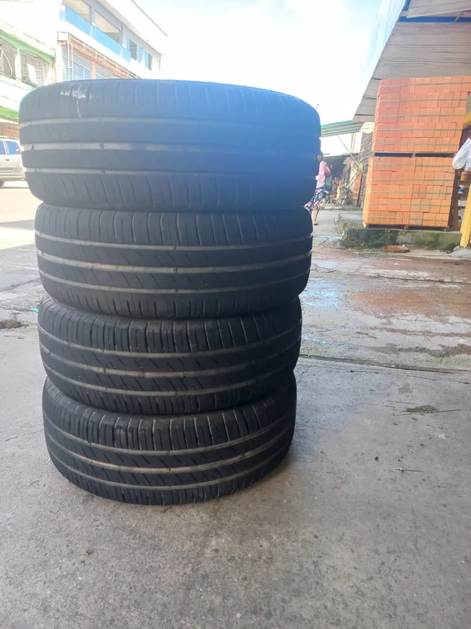 4 Pneus Aro 16 Novíssimos