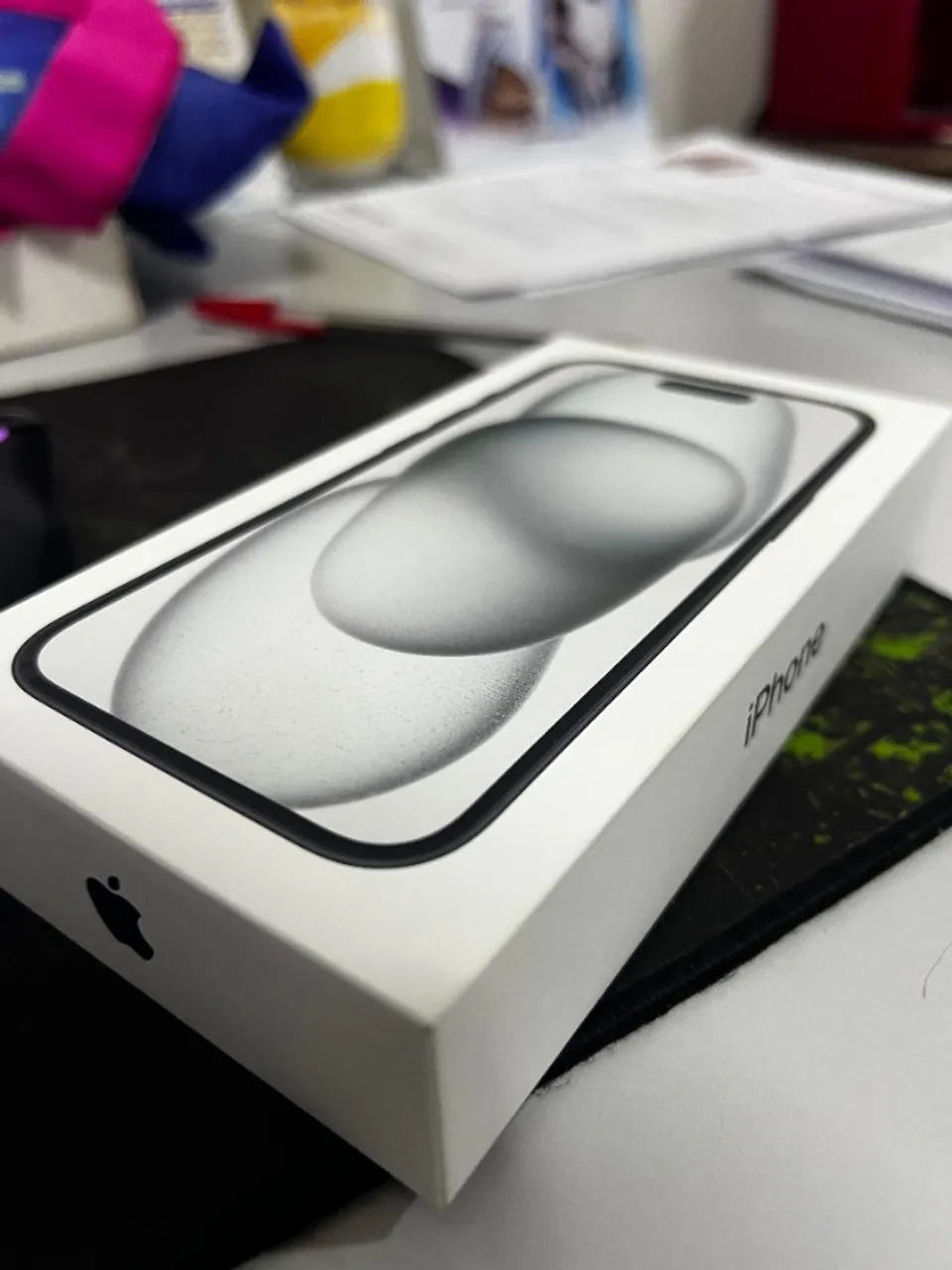 iPhone 15 128GB - LACRADO, com Nota Fiscal