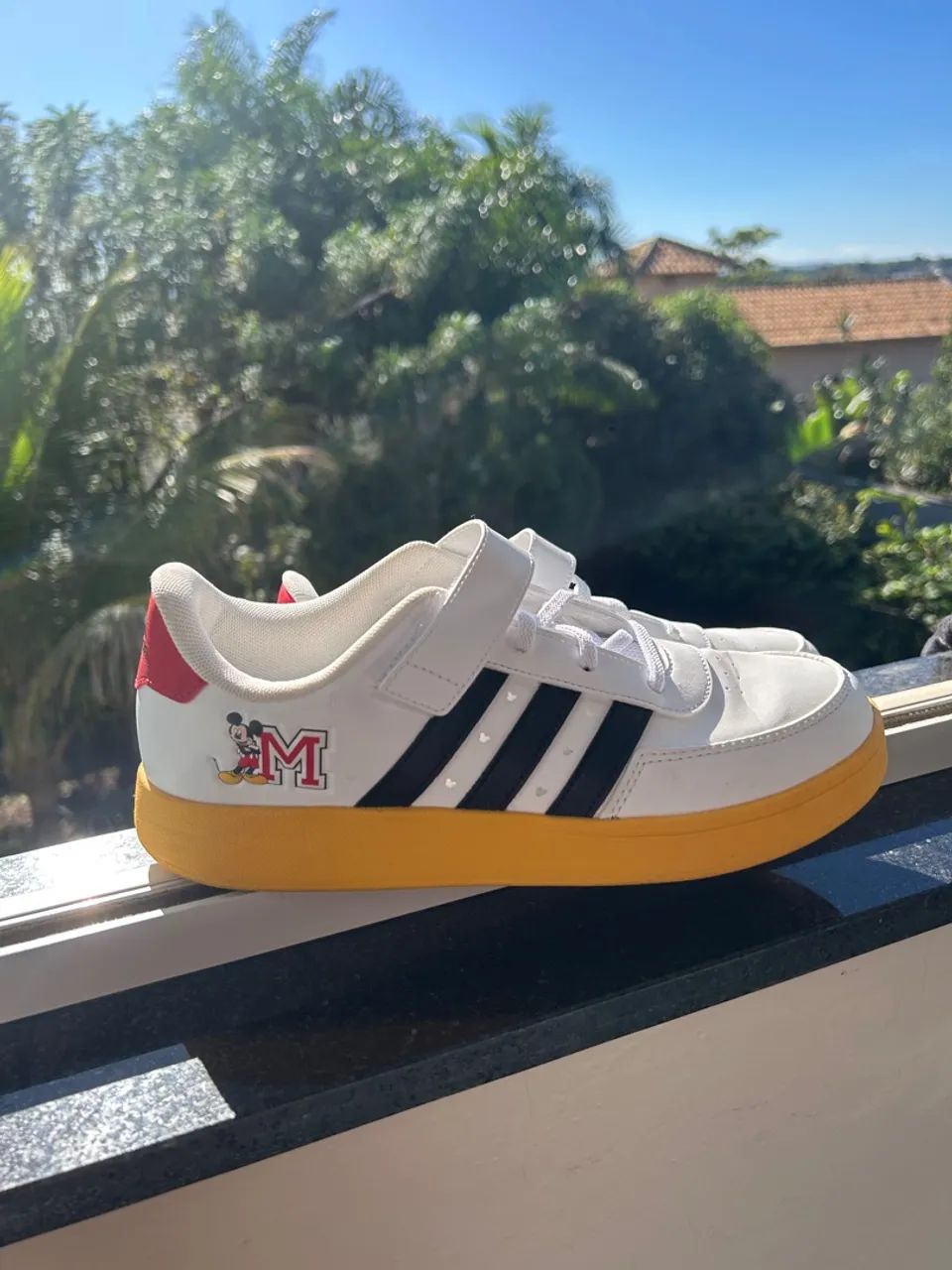 Tênis adidas + Disney  - Foto 2