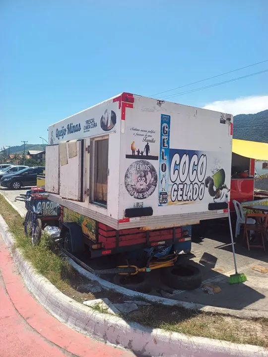 Vendo câmara frigorífica com capacidade pra 200 sacos de gelo