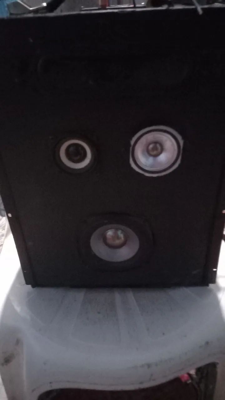 Caixa de Som Amplificada - 3 Alto Falantes!