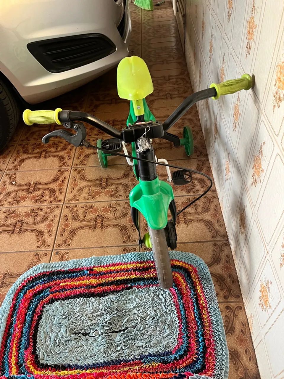 Bicicleta infantil aro 12 EXCELENTE ESTADO - Foto 3