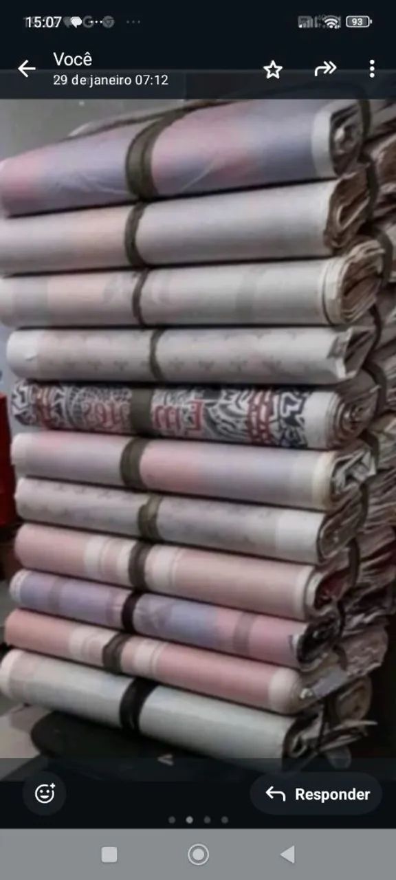 Vende se papel jornal/ pra xixi cachorro 