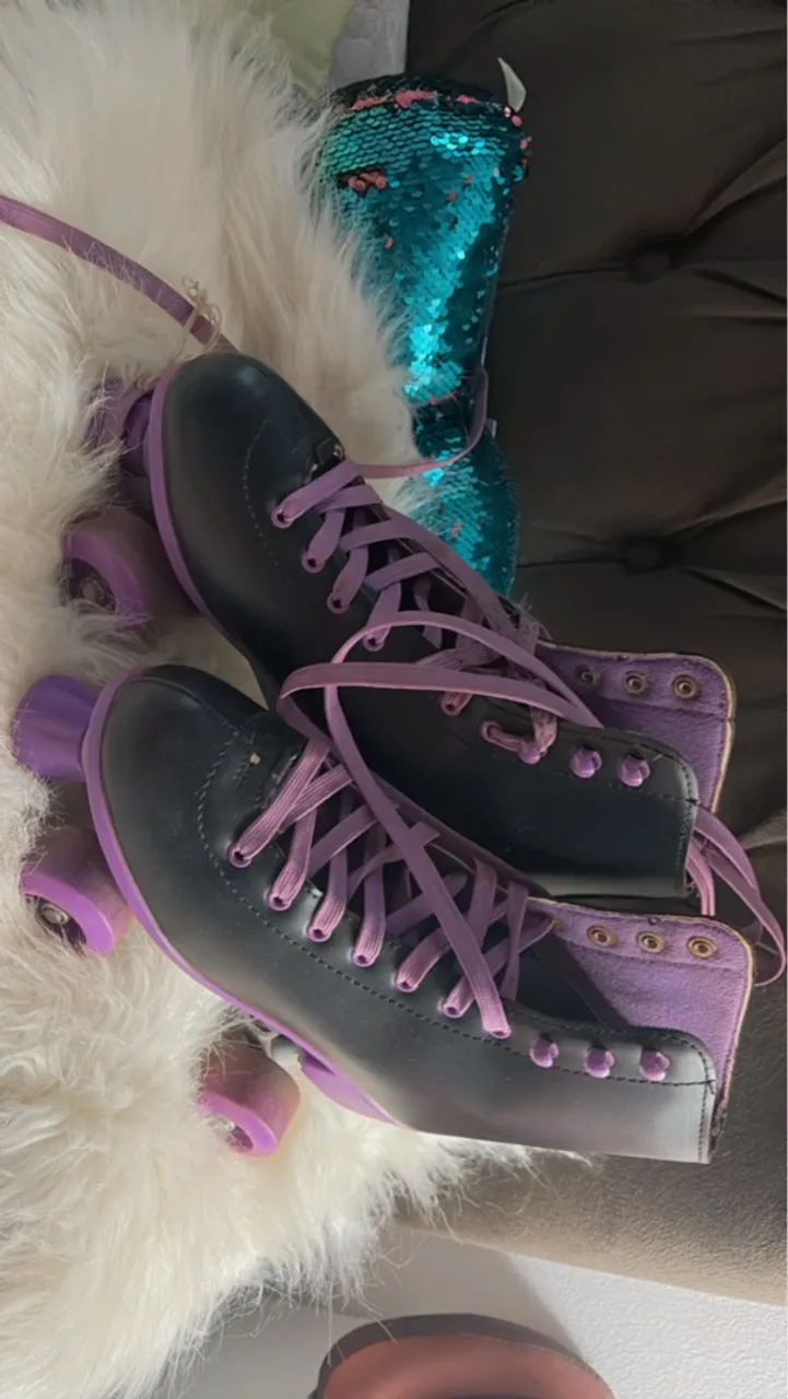 Patins vintage Roller Quad Preto com Detalhes Roxo