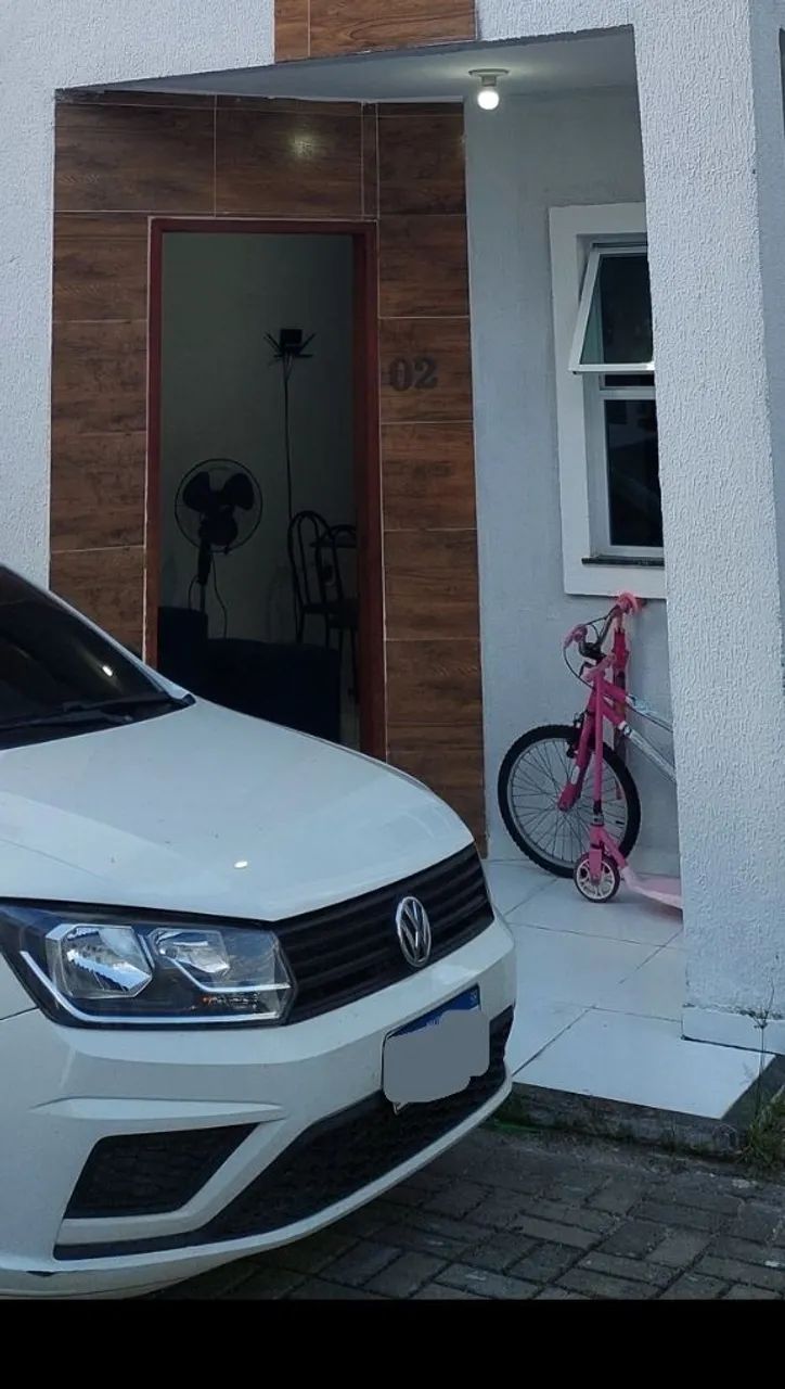Casa dúplex em condomínio repasse 