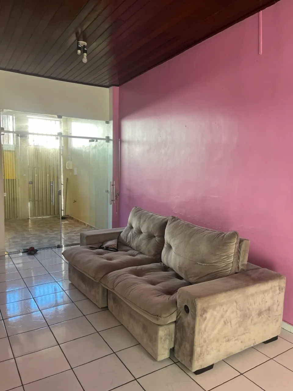 Alugo casa no centro de Belém .