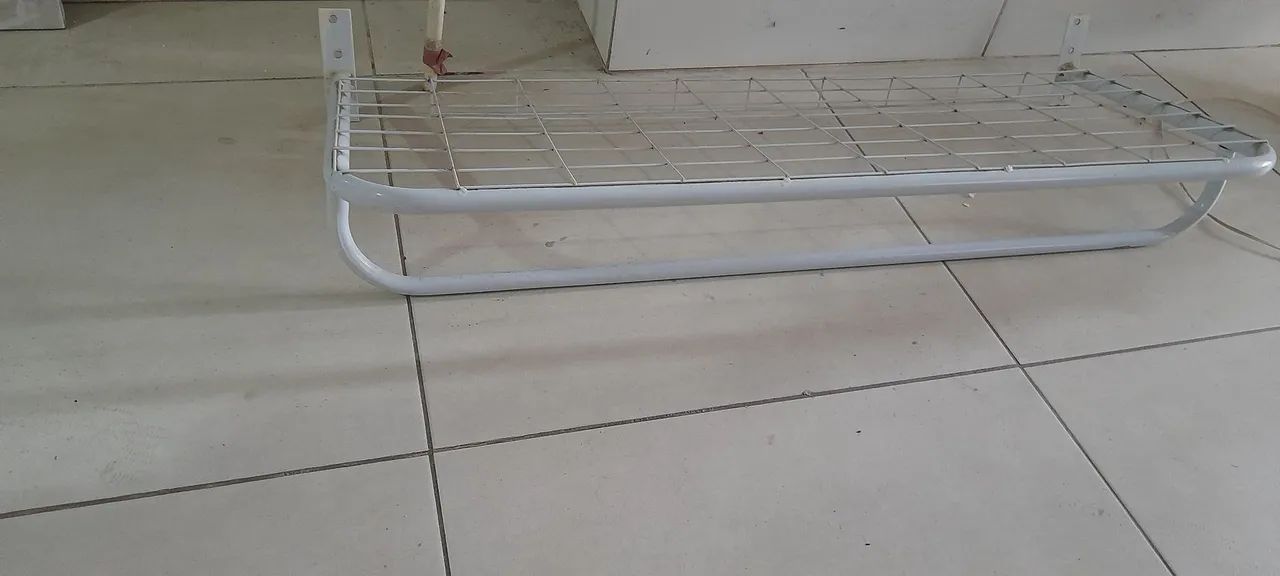 Arara de parede 