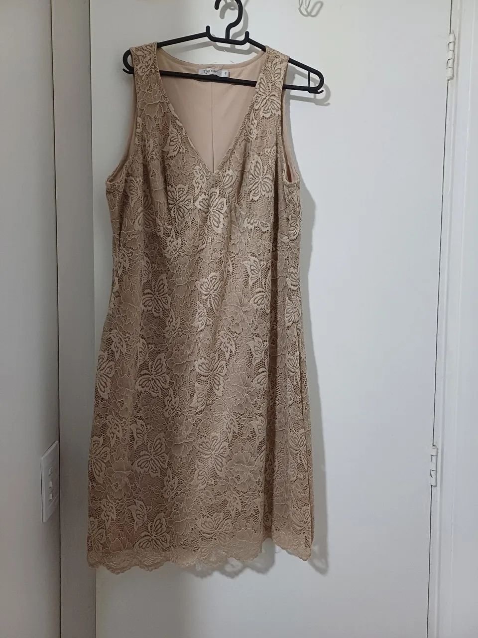 Vestido de renda bege