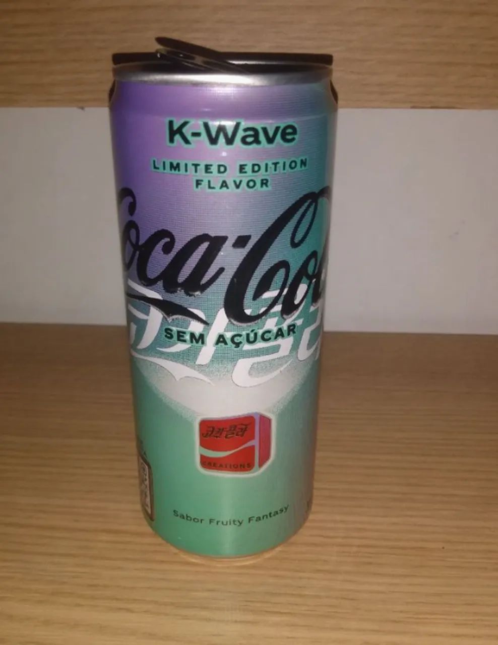 Lata edição limitada coleção Coca Cola Creations K-wave K-pop - Foto 2