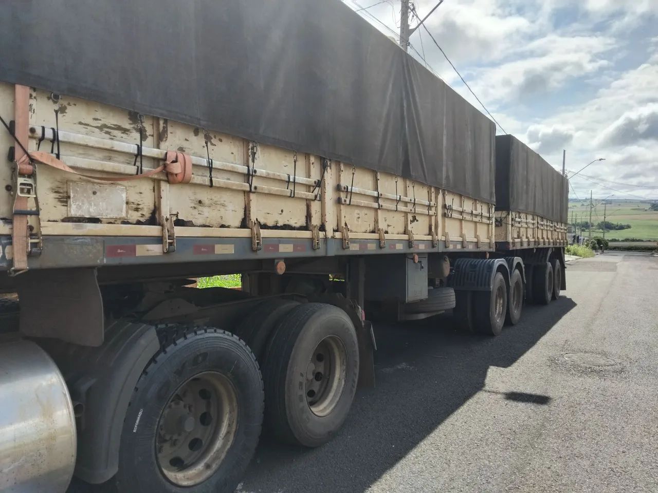 Bitrem Guerra 2006 com Pneus - Foto 4