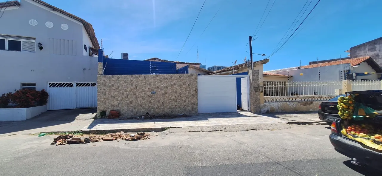 Imóvel para aluguel possui 300 metros quadrados com 4 quartos em Centro - Maceió - AL