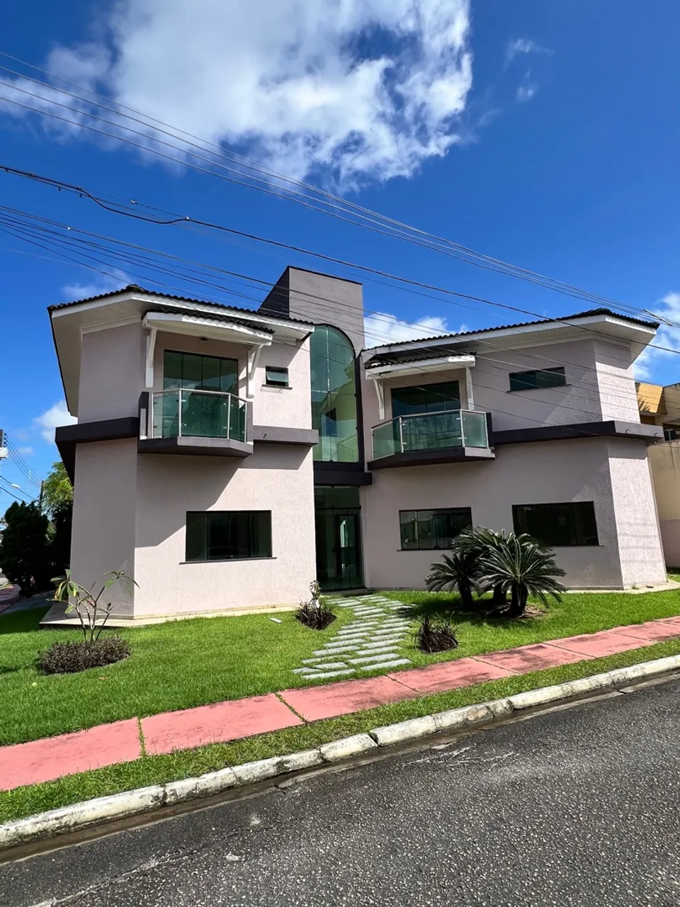 Casa confortável no condomínio cidade jardim