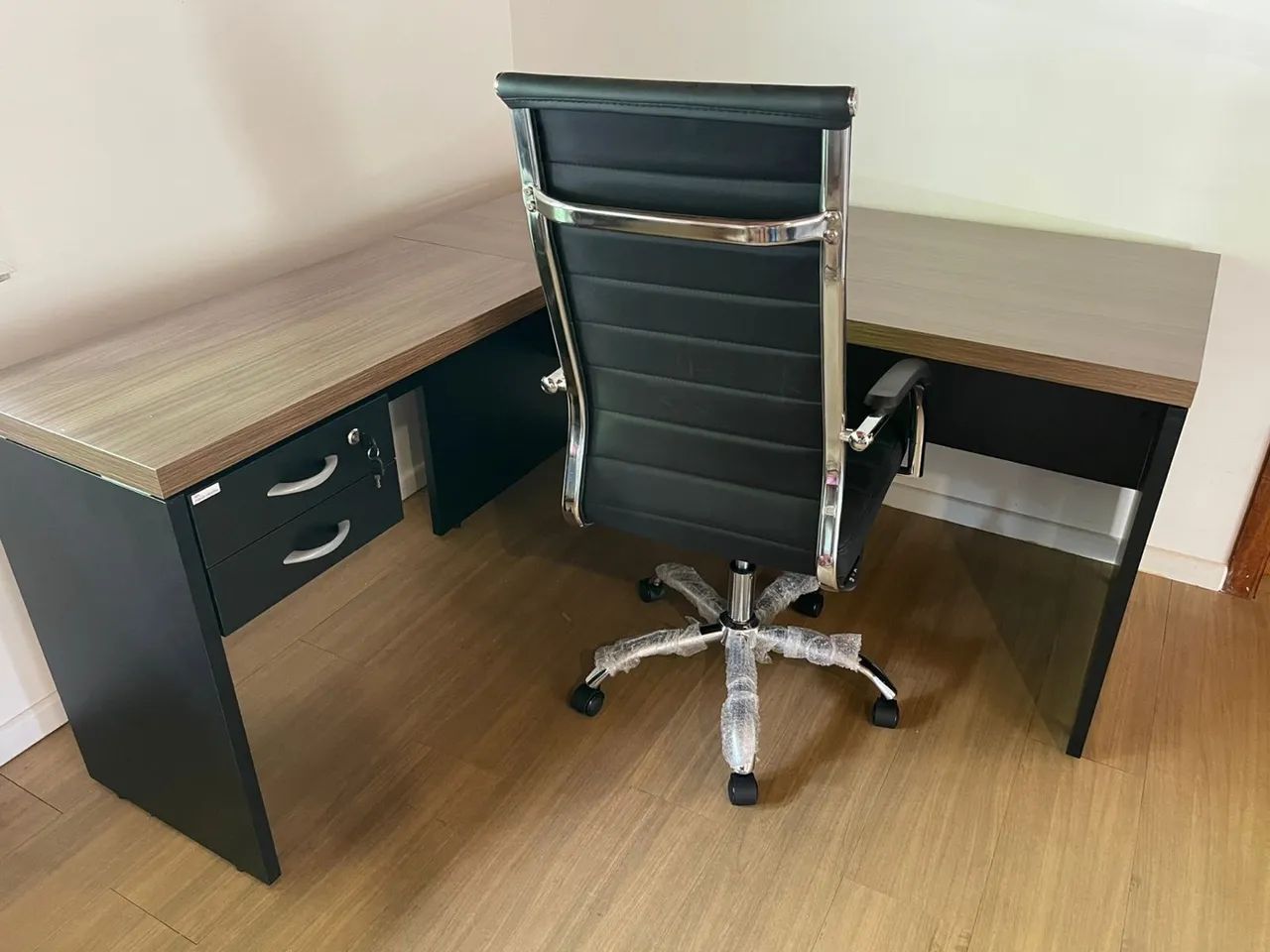 Mesa em L com Cadeira Esteirinha para Escritório - Foto 2