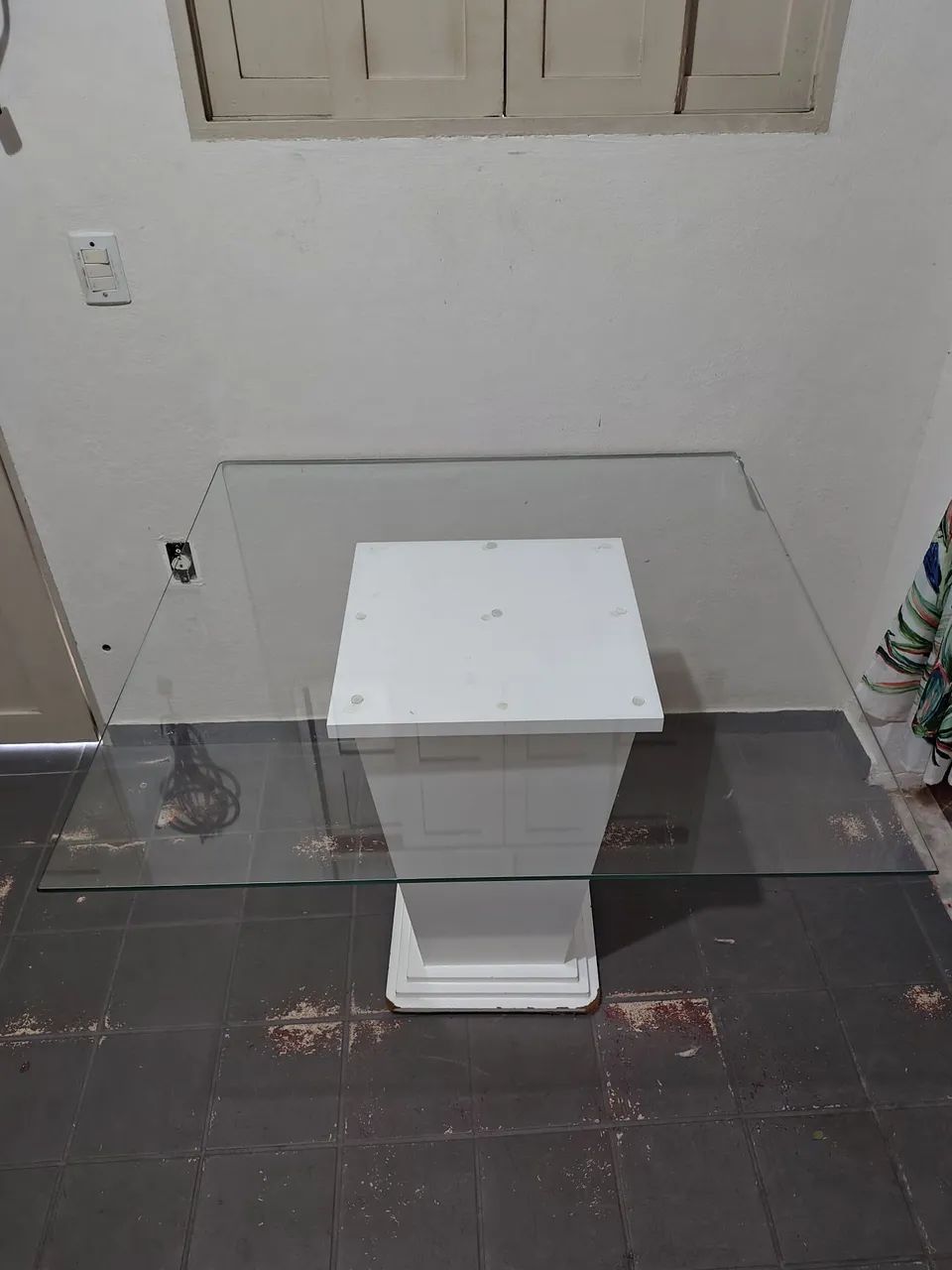 Glass-top dining table for 4 people64961601273601120