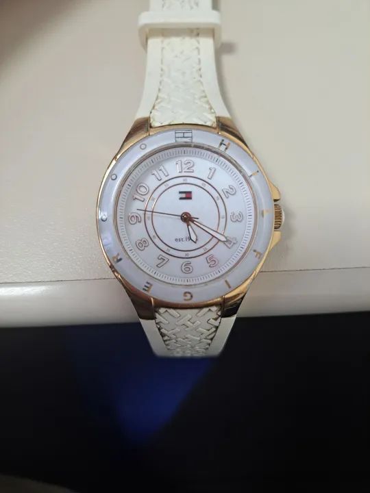 Vendo kit de 4 relógios originais femininos  - Foto 2