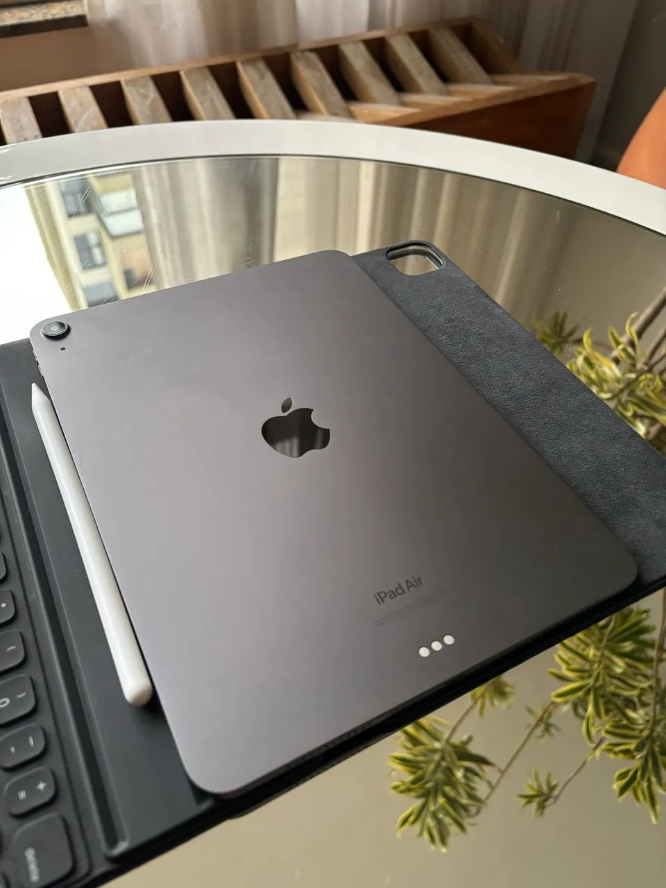 iPad Air 5ª geração com Apple Pencil e Smart Keyboard - Tablets e