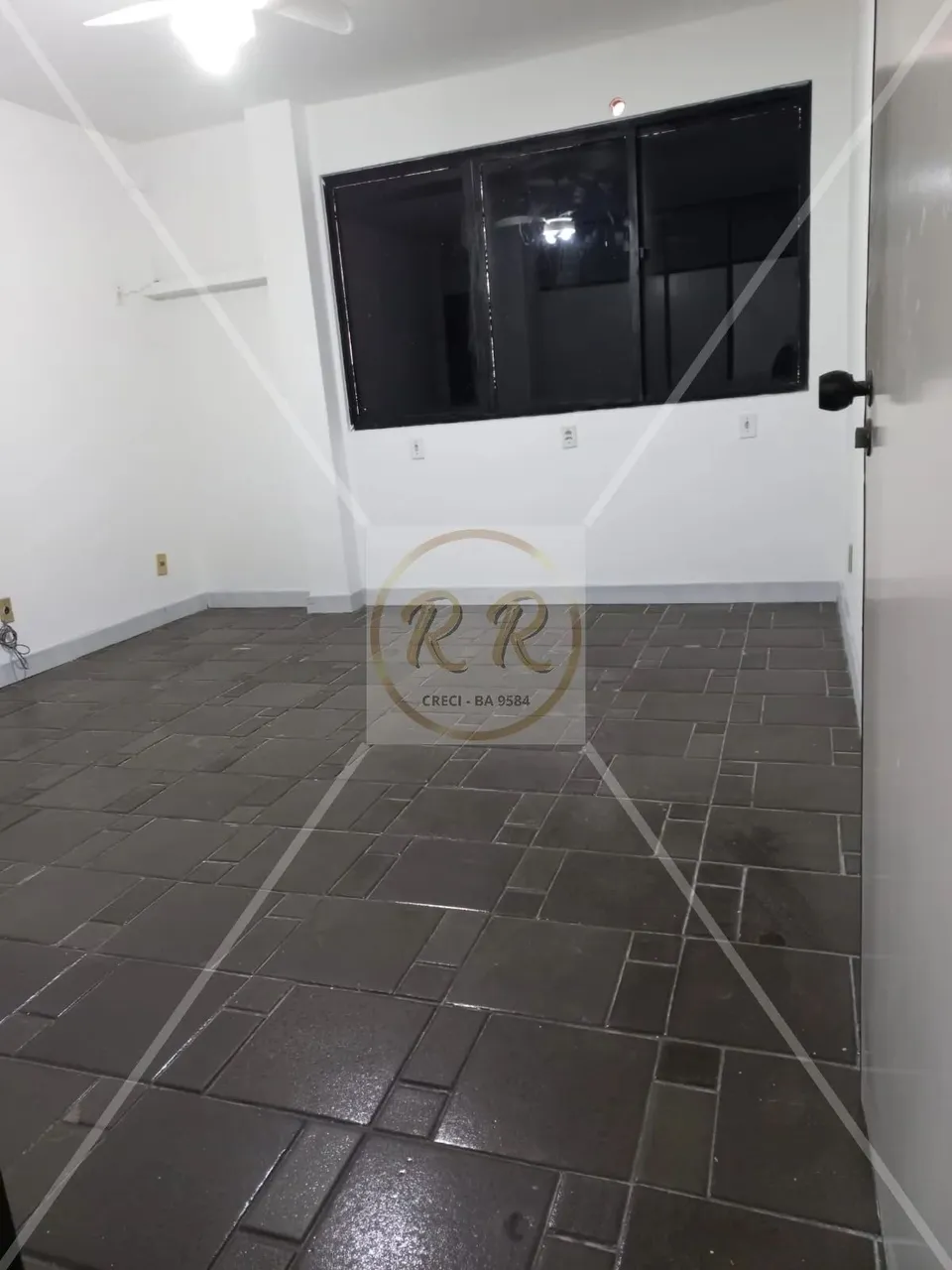 SALAS COMERCIAIS NA AV. MANOEL DIAS DA SILVA, PITUBA, A PARTIR DE R$1.400(total com taxas)