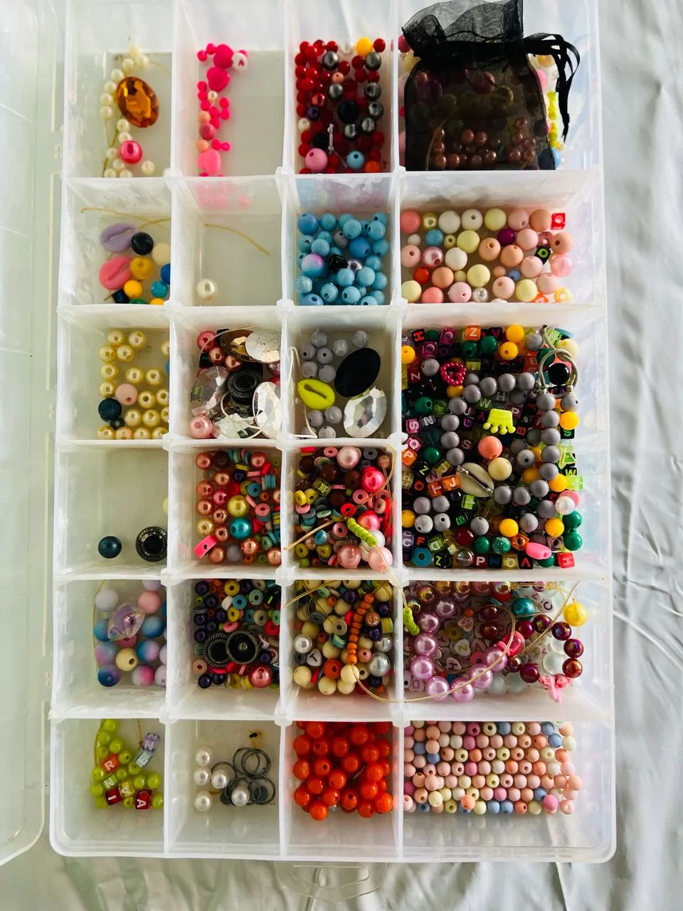 Miçangas Pérolas Pedras diversas com 7 cases/maletas - Foto 4