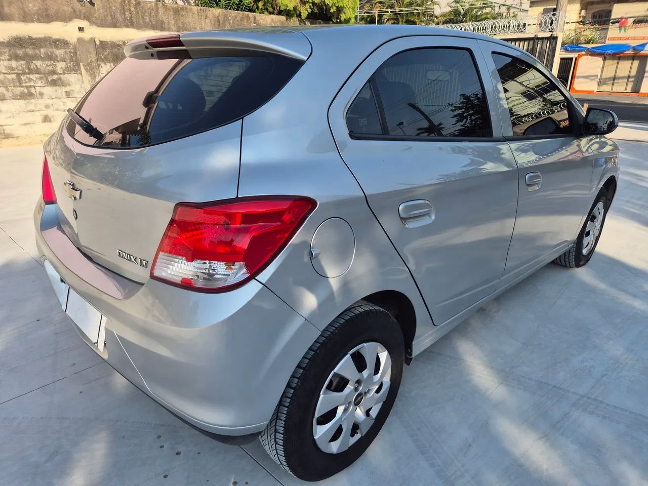 Onix lt 1.0 2014 GNV impecável  - Foto 4