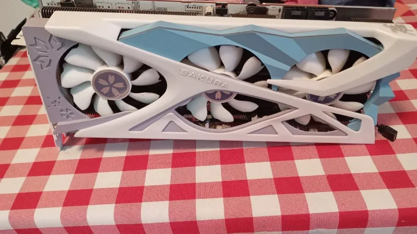 RX 6800 XT Sakura