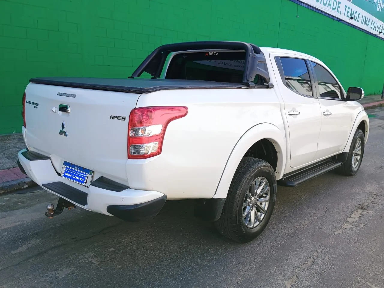 L-200 TRITON SPORT HPE-S 4X4 AUTOMÁTICO DIESEL SEMI-NOVA