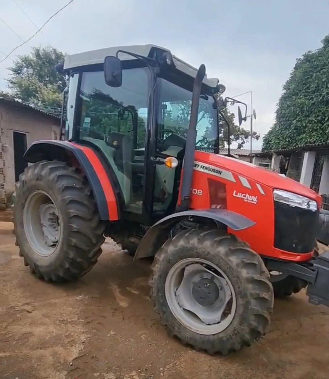 Trator Massey Ferguson MF 4708 2022