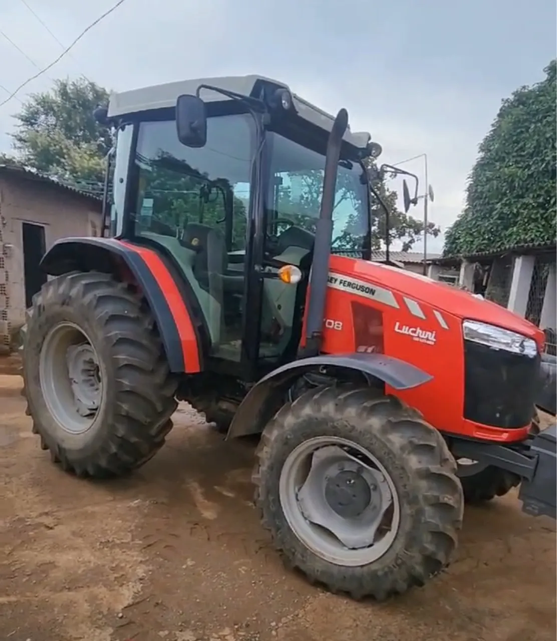 Trator Massey Ferguson MF 4708 2022