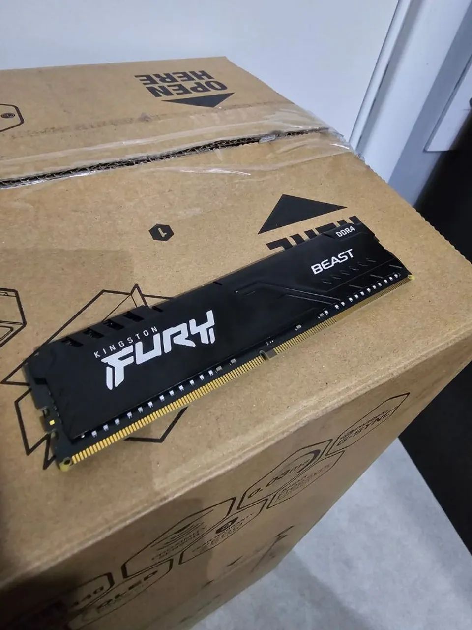 Kingston fury beast, 16gb, 3200mhz, DDR464396502379523120