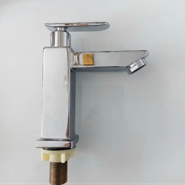 Torneira Banheiro Metal Bica Baixa Água Fria - Foto 5