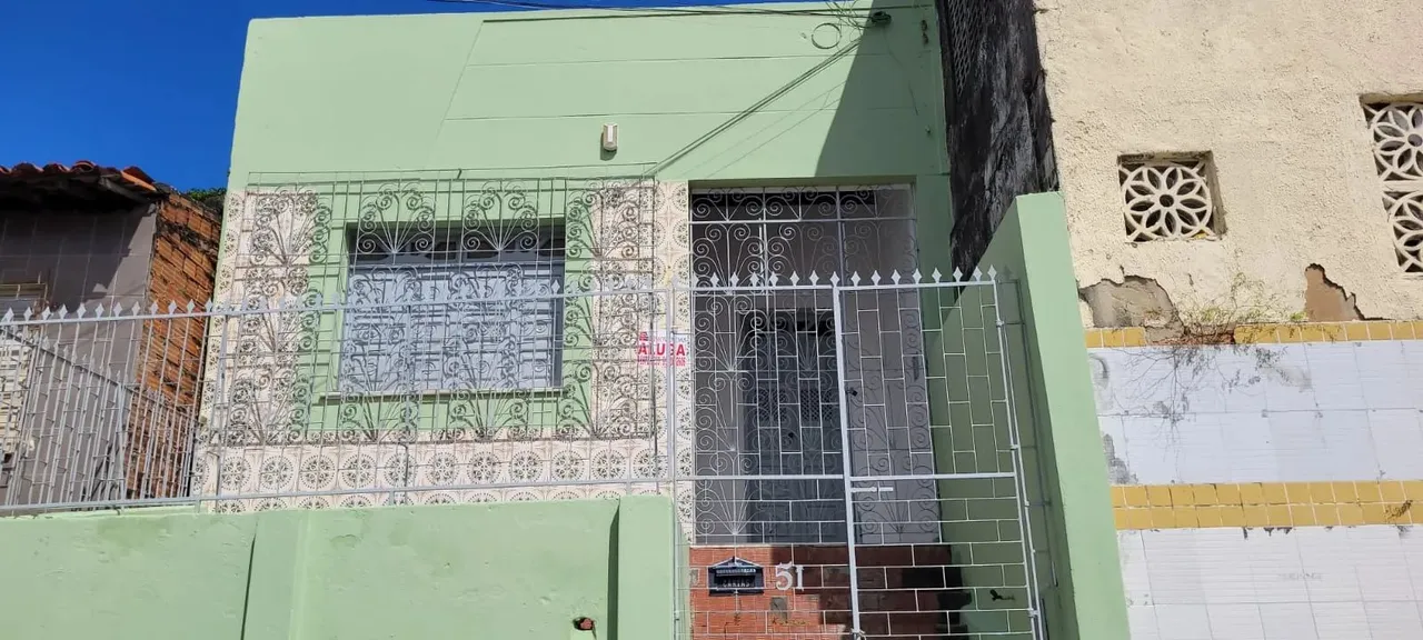 Alugo Casa no centro