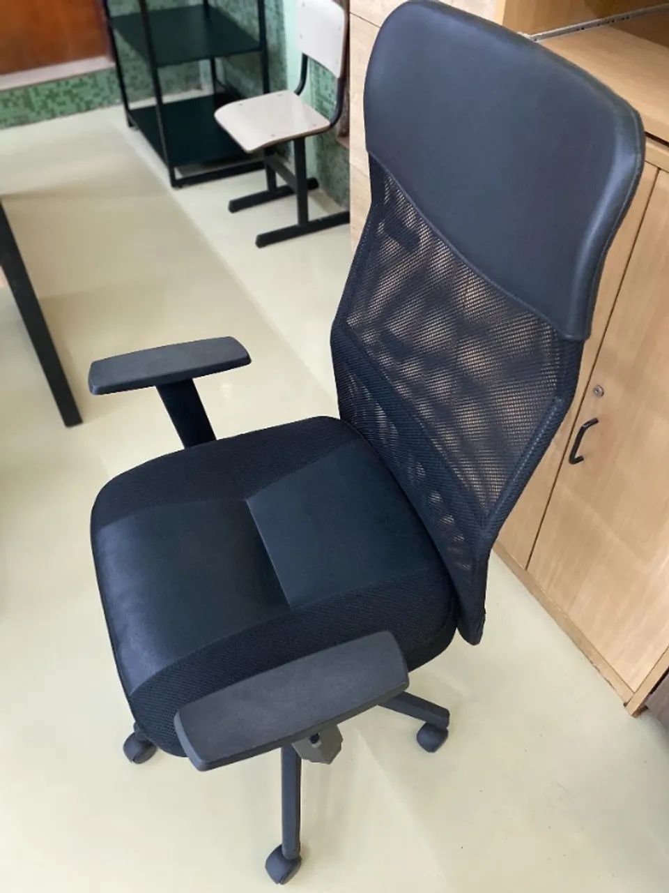 Cadeira Presidente W-58B C/ Braço SIX e Estrela de Nylon - Foto 2