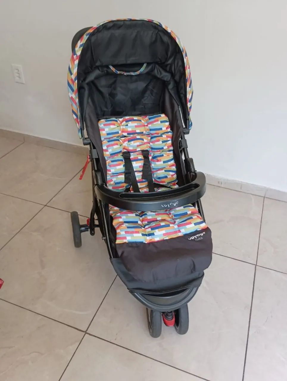 Carrinho de Bebê - Multicolorido - Voyage  - Foto 4