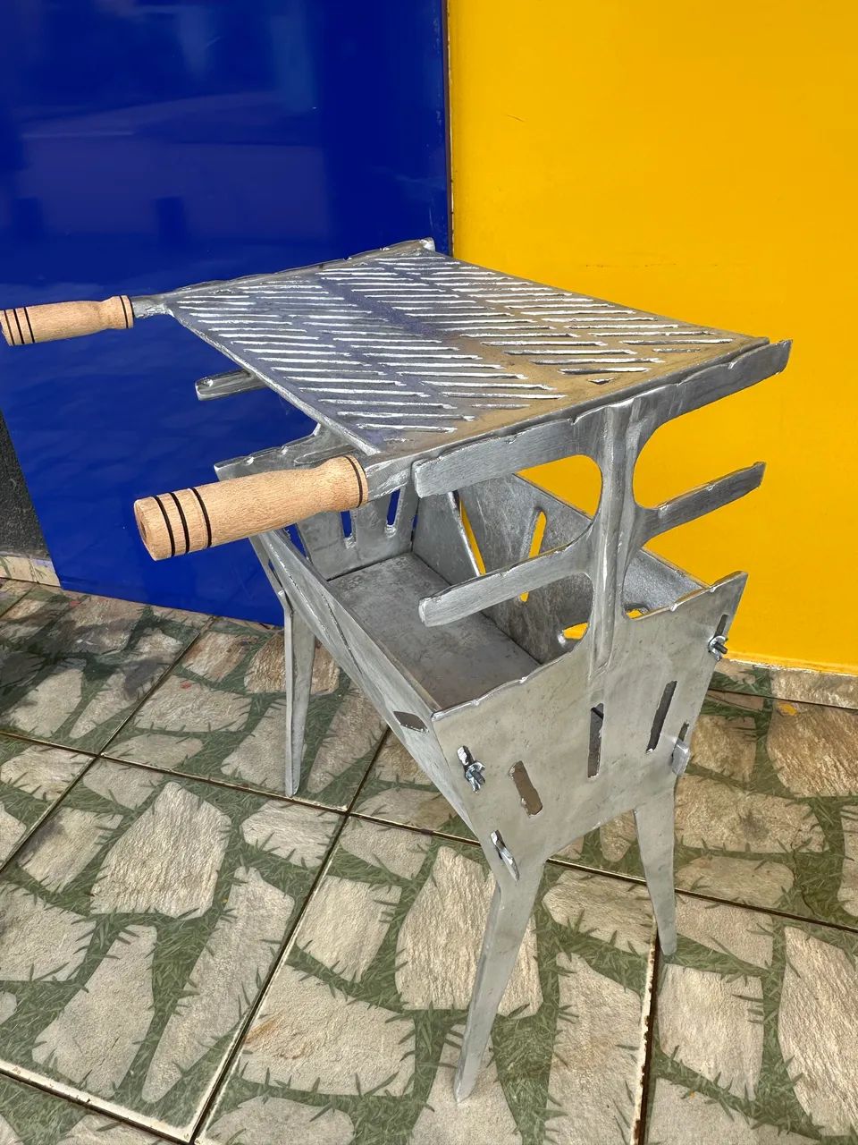 CHURRASQUEIRA EM ALUMÍNIO  - Foto 3