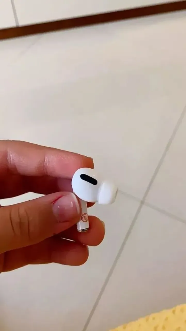 AirPods Pro - Apple