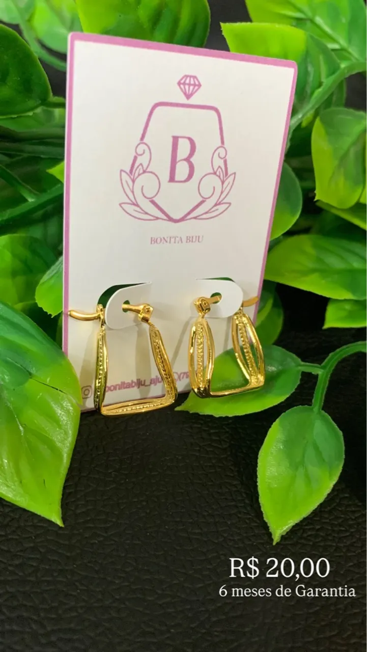 Brincos Dourados Bonita Biju - Elegância e Estilo