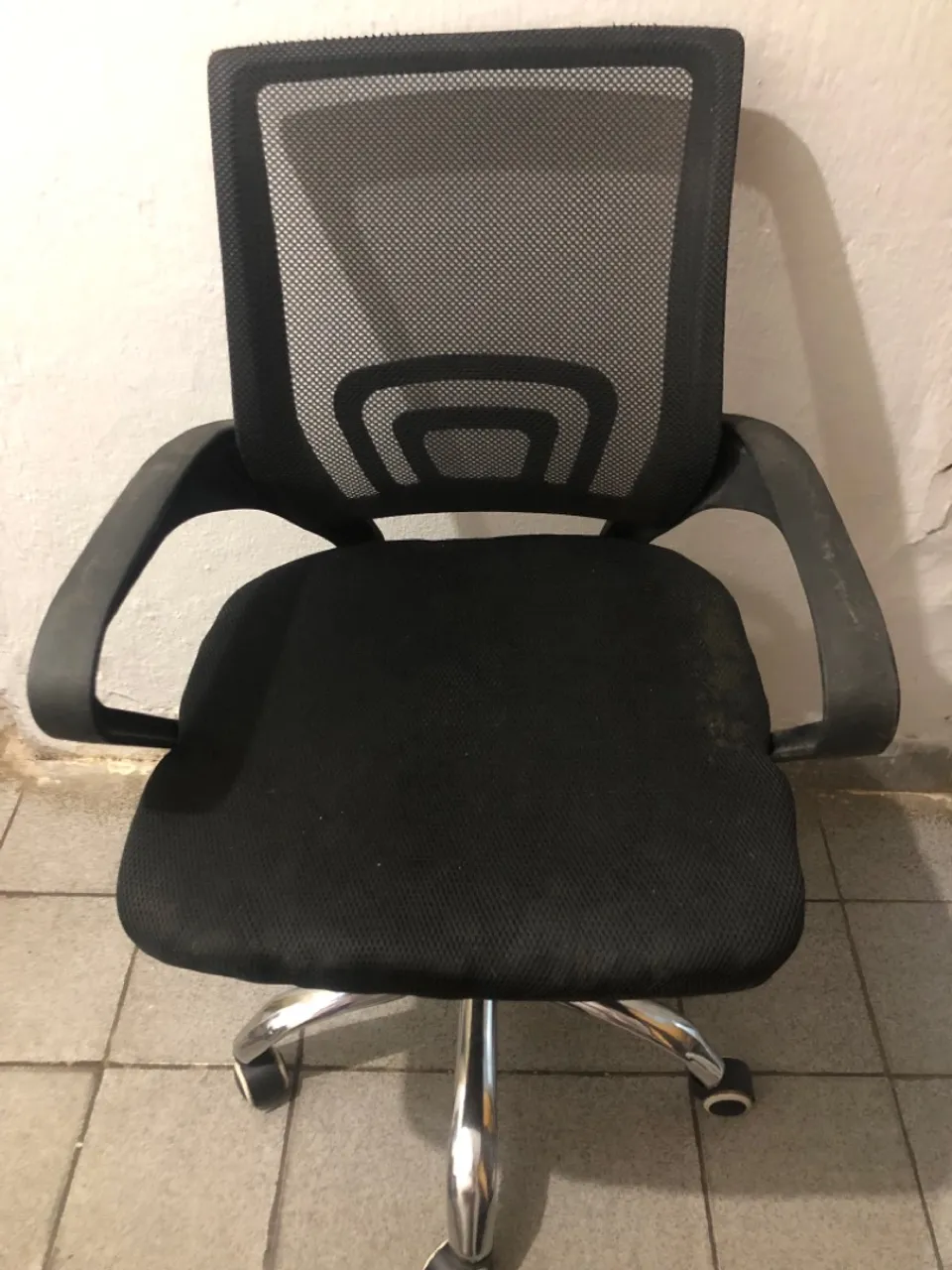 Cadeira de Escritório Ergonômica com Rodas