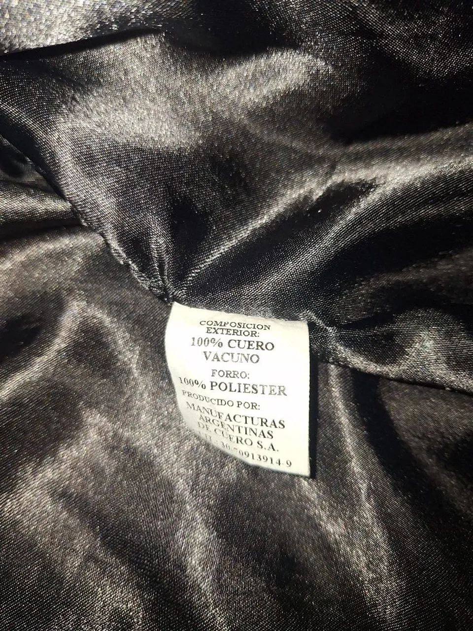 Jaqueta de Couro Preta Elegante - Beware - Foto 4