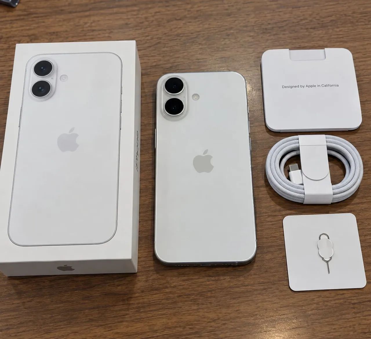 Iphone 17 256GB cor branco NOVO na caixa - Celulares e Smartphones