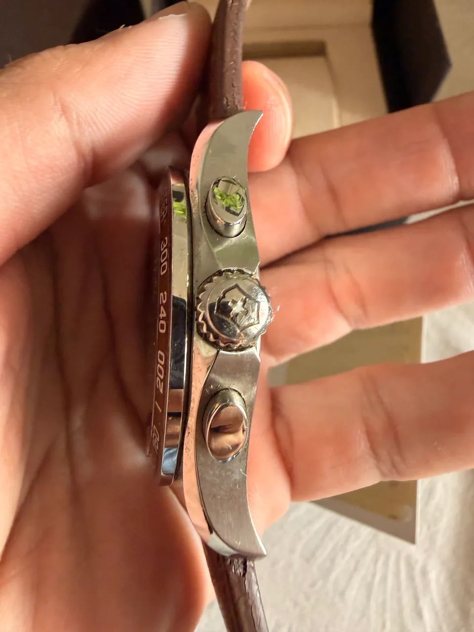 Victorinox Chrono Classic XLS com mostrador marrom e pulseira de couro - Foto 5