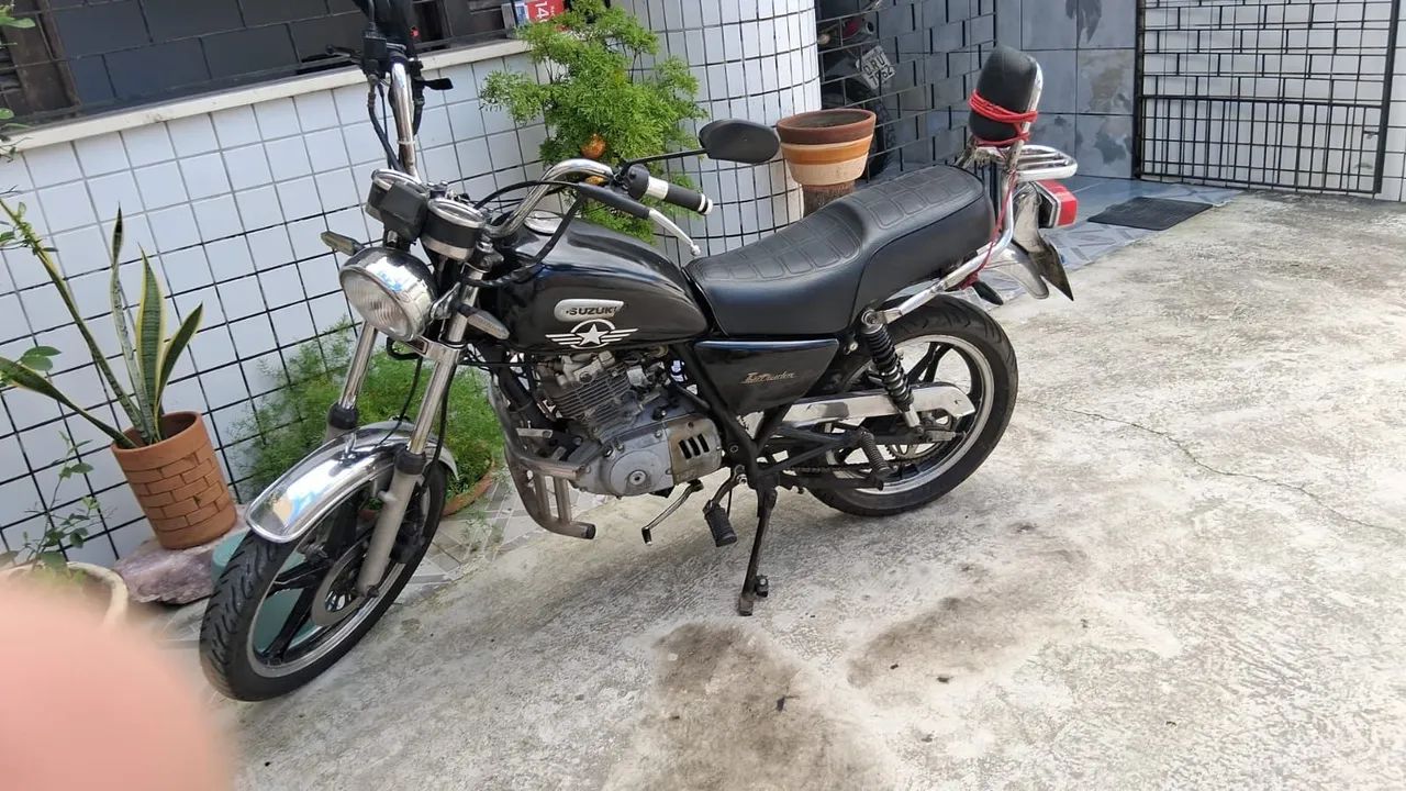 Moto Suzuki intruder 2008 125 