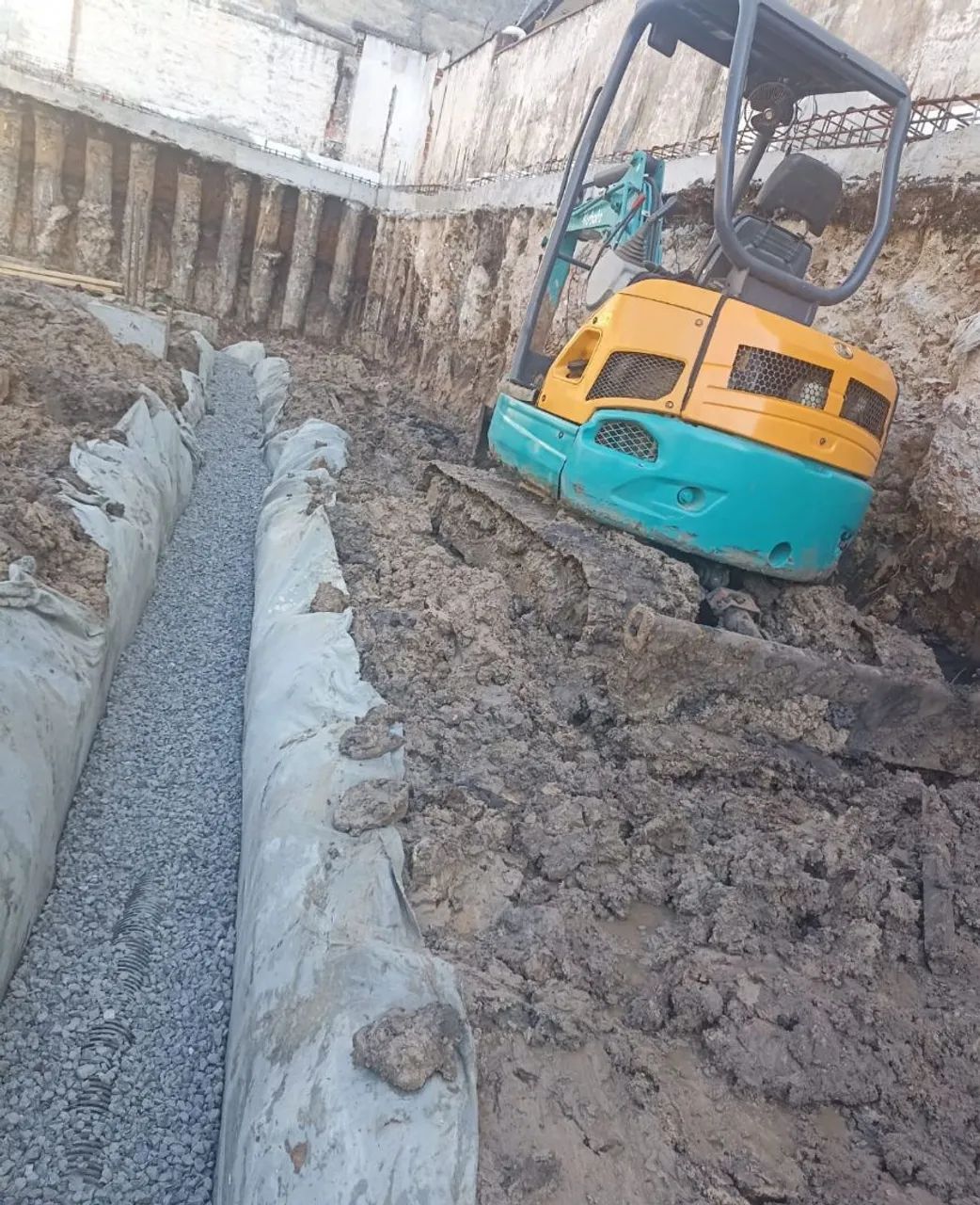Serviço com Bobcat (miniescavadeira e minicarregadeira) - Foto 4