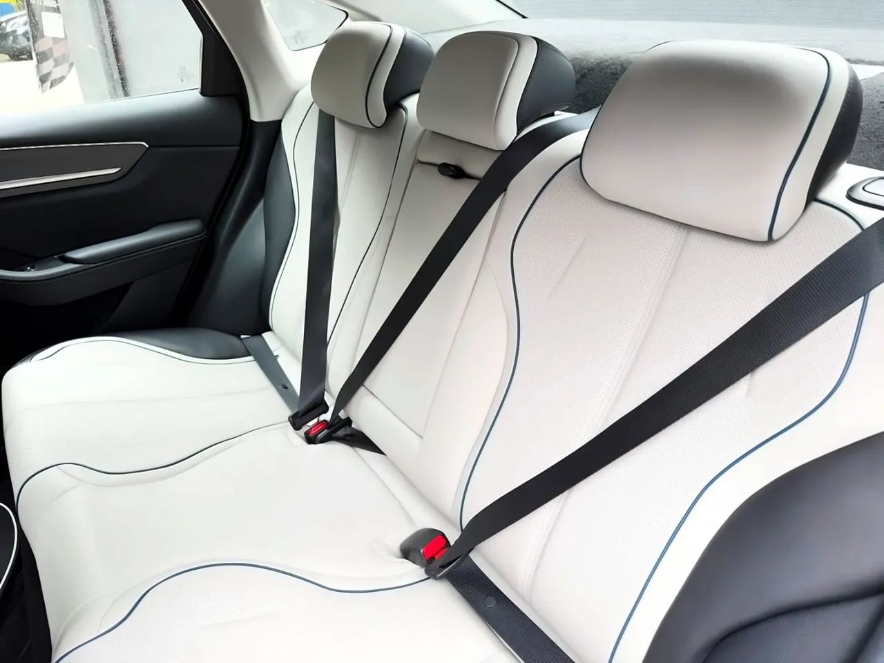 BYD King GL 1.5 16V Aut. (Hibrido), foto 11 de 14