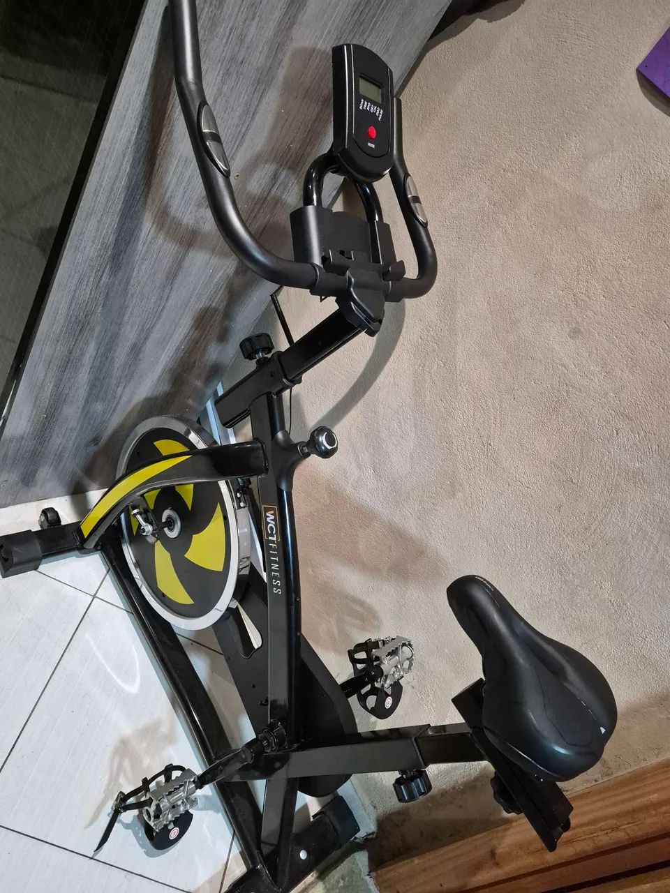 Bicicleta ergométrica de academia  - Foto 4