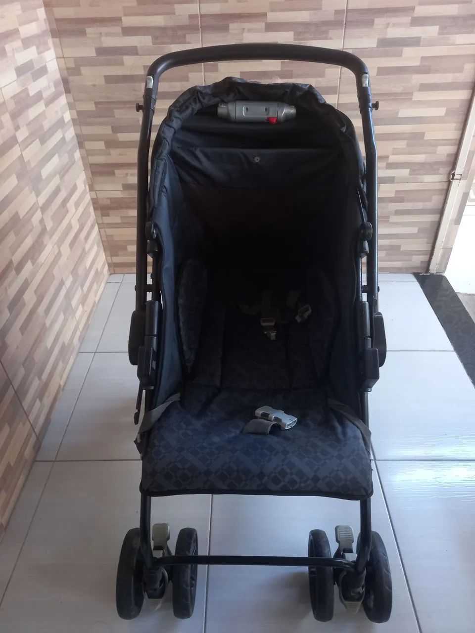 Vendo carrinho  de bebê bem conservado  - Foto 3