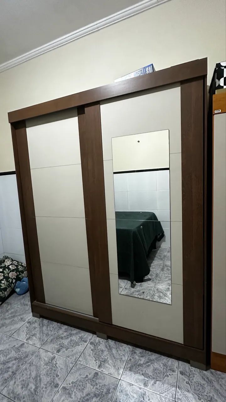 Guarda roupa duas portas de correr com espelho  - Foto 2