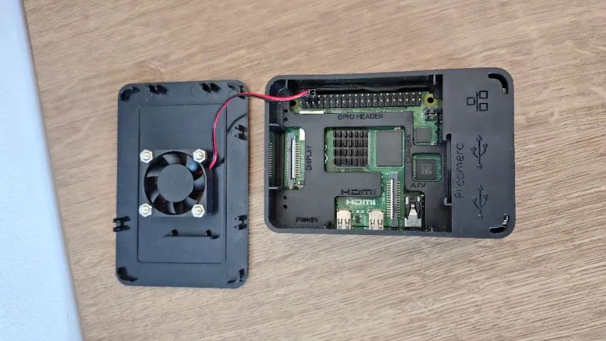 Kit Raspberry Pi 4 Model B 8GB + Tela Touch + Case com Cooler + Fonte e Acessórios - Foto 3