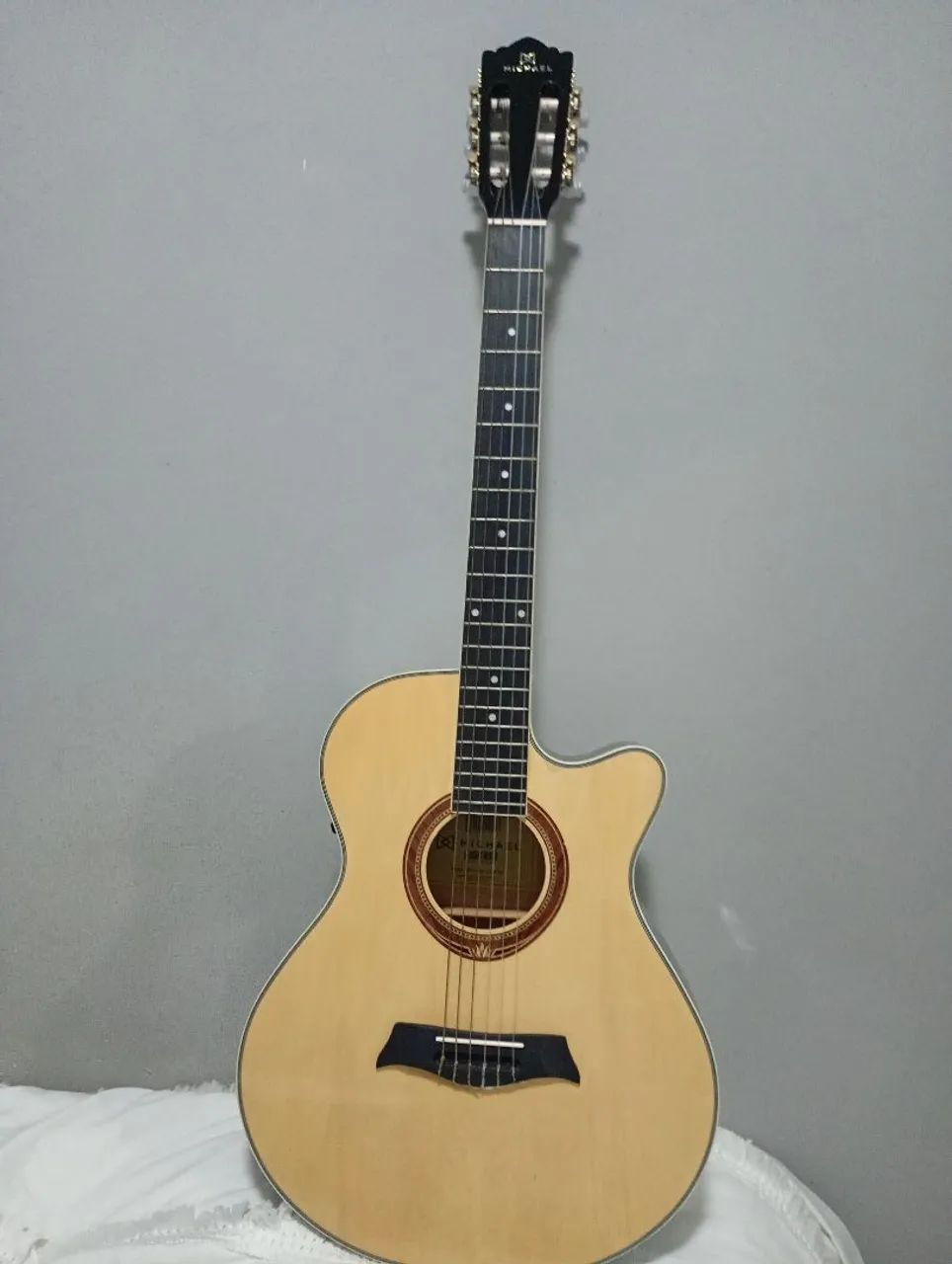 Violão Michel Novíssimo, Nylon, Elétrico. - Foto 5