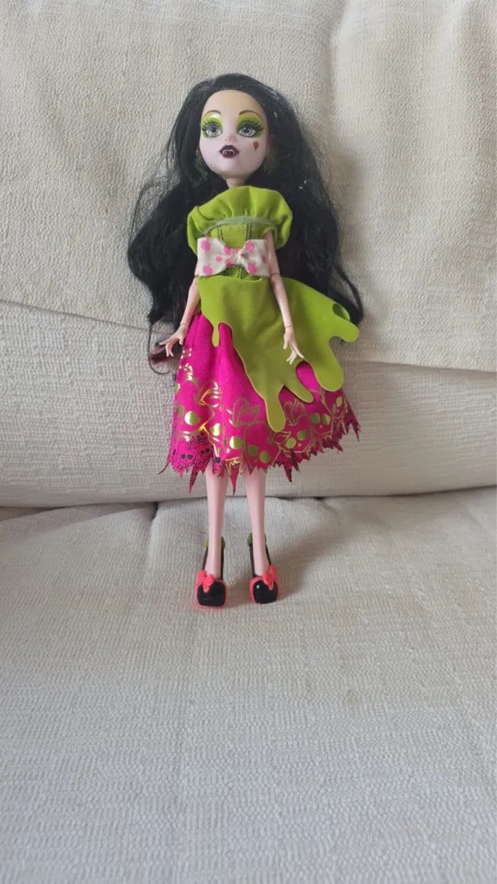 Draculaura Snow Bite