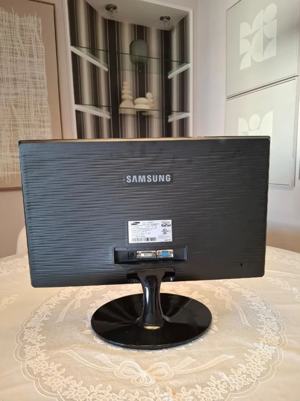 Monitor Samsung 22'' LED - Modelo S22B300B - com fonte - Foto 2