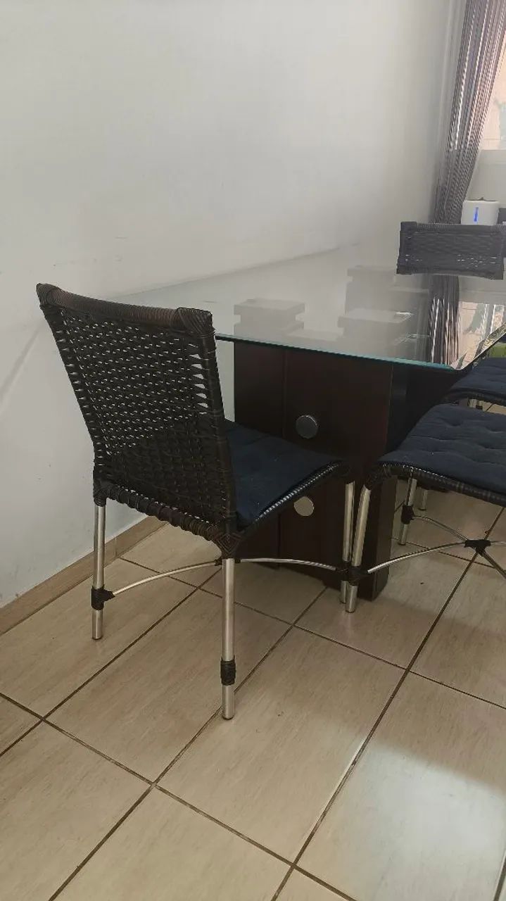 Mesa de jantar com cadeiras e aparador Buffet - Foto 3